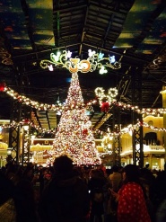 ディズニーランドのツリー