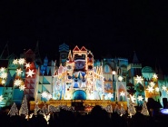 イッツ・ア・スモールワールド